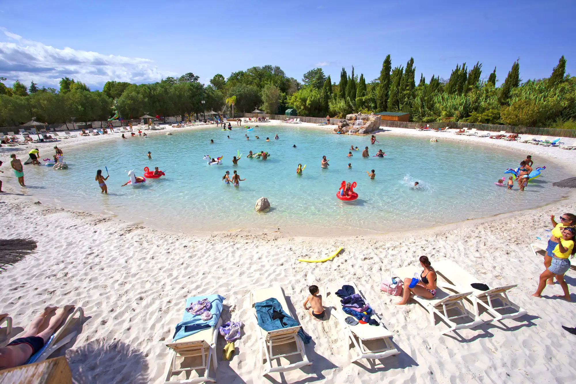 camping le lagon a argeles sur mer avec un veritable lagon